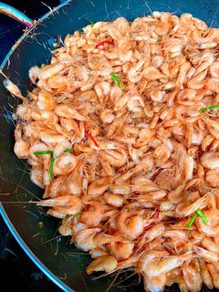 Hình của món Tép rang lá chanh.