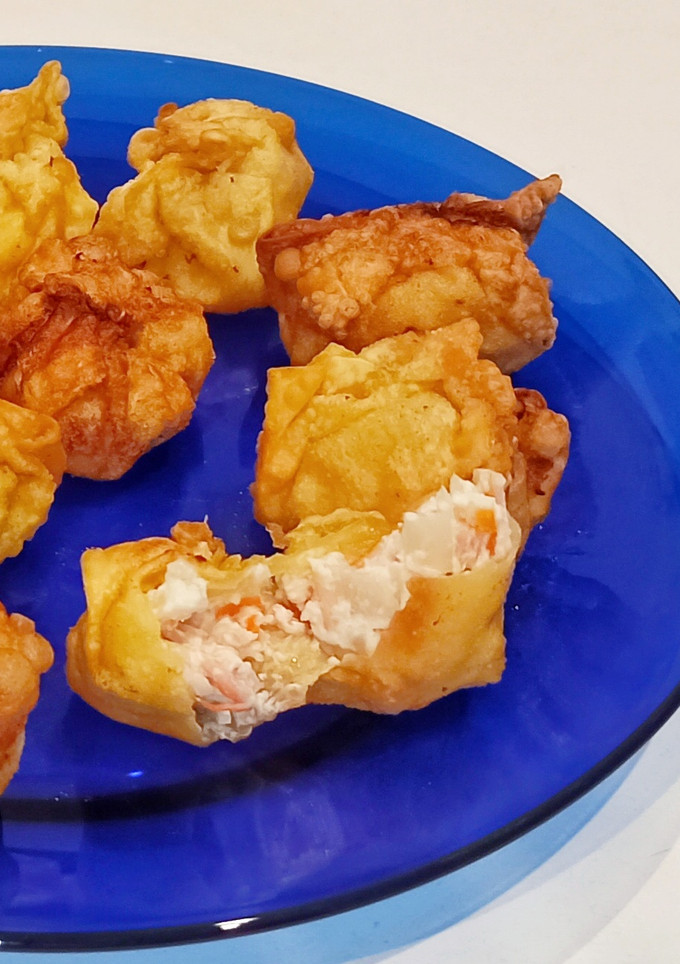 Una foto de Wonton de cangrejo y queso