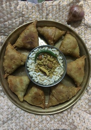 আলু পনিরের নোনতা সিঙ্গারা (alu paneer nonta singara recipe in Bengali) রেসিপির প্রধান ছবি