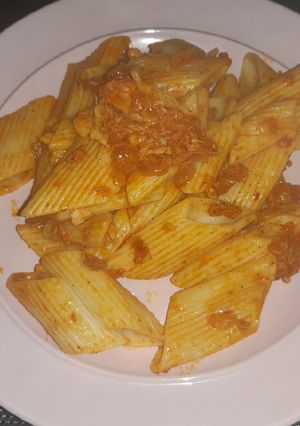 Una foto de Tallarín de atún con macarrones