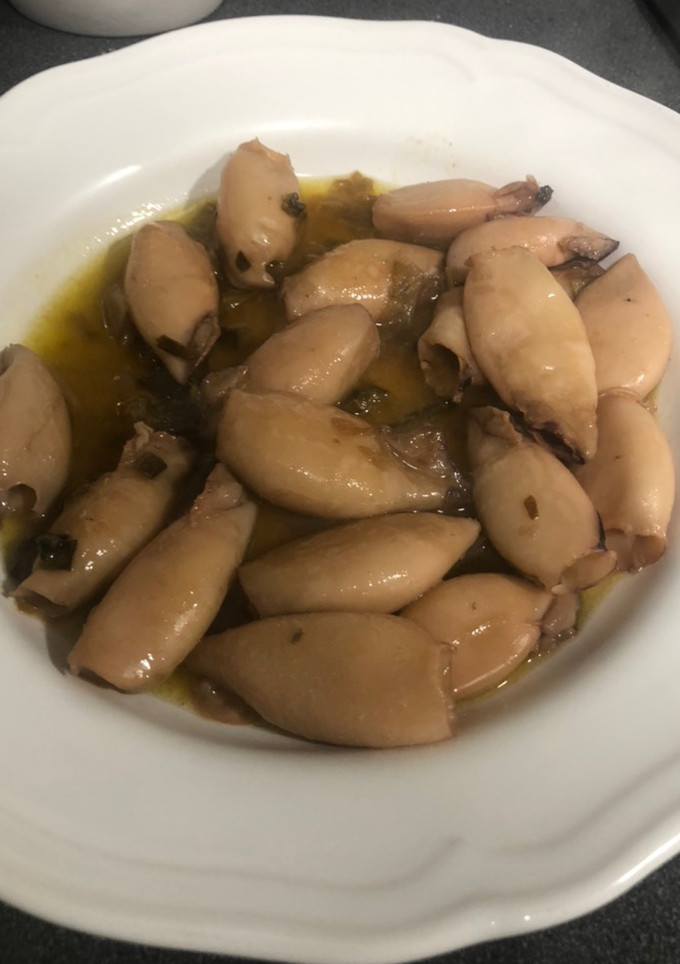 Una foto de Calamares encebollados