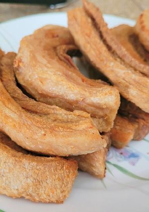 A picture of Lechon Kawali by Chillasianvlog.