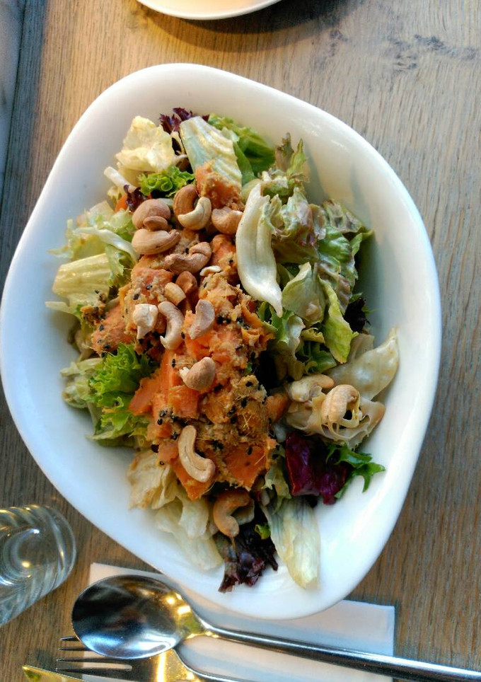 Una foto de Ensalada de boniato rojo
