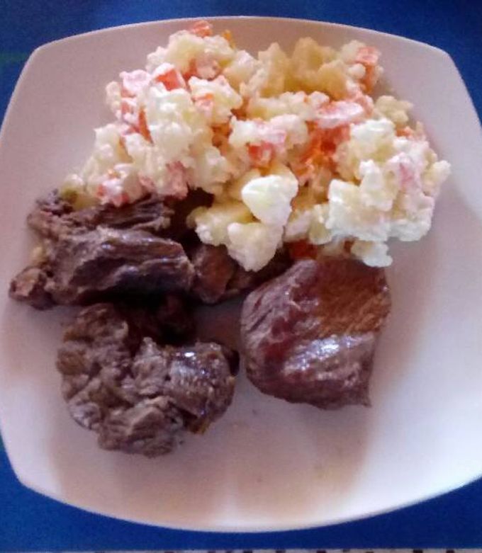 Una foto de Carne a la cacerola