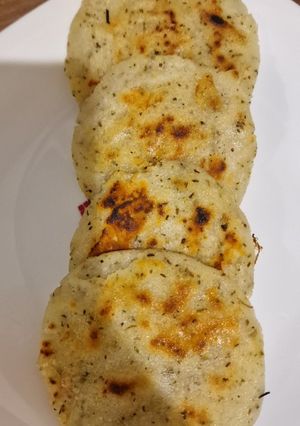 Una foto de Mini arepas de queso - con toque a hierbas