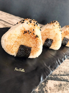 صورة لوصفة أرز بالتونة 🍙 Onigiri