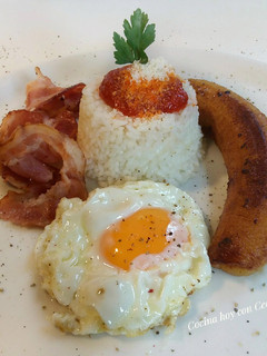 Una foto de Arroz a la cubana