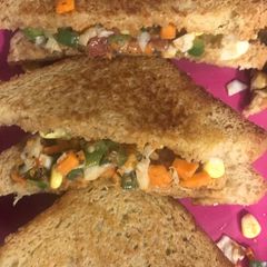 A picture of Chinese sandwich -veg sandwich.
