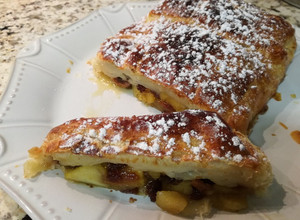 Foto principal de Strudel de manzana, higos y pasas