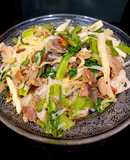 Bánh đa Quỳnh Côi xào vetula