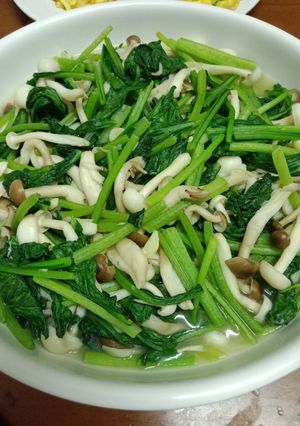 油菜菇菇 的食譜成品照片