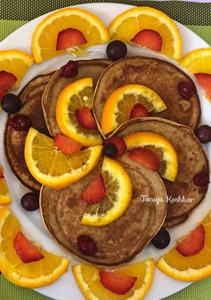 A picture of Brown rice oat orange pancakes.