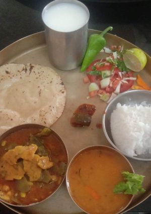 A picture of Valor Dhokli nu shake.