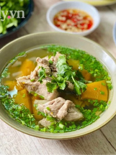 Hình của món Canh Bí Đỏ Hầm Xương.