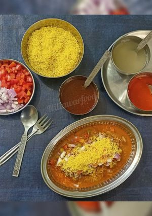 A picture of Ragda patties.