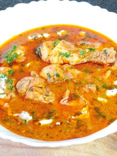 चिकन विंदालू (chicken vindaloo recipe in marathi) रेसिपी चे मुख्य फोटो