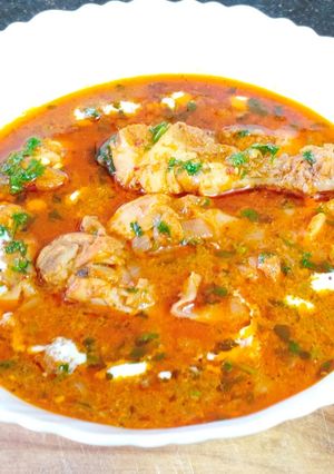 चिकन विंदालू (chicken vindaloo recipe in marathi) रेसिपी चे मुख्य फोटो 