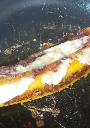 Una foto de Plátano con queso y bocadillo al sartén