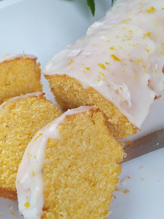 Una foto de Budín de Polenta y Limón Sin Tacc Matero