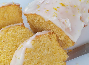 Una foto de Budín de Polenta y Limón Sin Tacc Matero