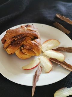 আপেল চকলেট সিনামন রোল(Apple Chocolate Cinnamon Roll recipe in Be রেসিপির প্রধান ছবি