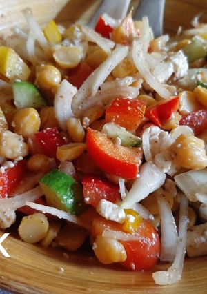 A picture of Colorful Chickpea Salad 💕.