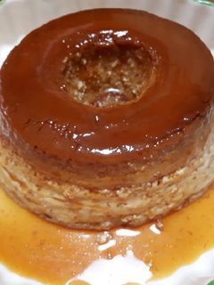 Una foto de Flan casero de dulce de leche