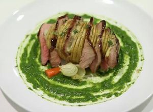 Foto principal de Roast beef con curry fresco de albahaca