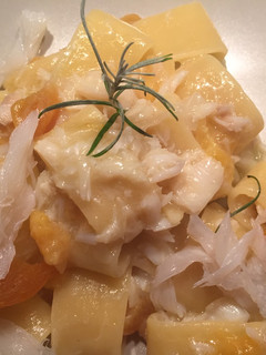Foto di Calamarata con baccalà aromatizzato all’elicriso liquirizia e albicocche secche