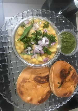 A picture of Matar Kulcha.