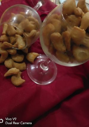 A picture of Chatpate Masala kaju Namkeen.