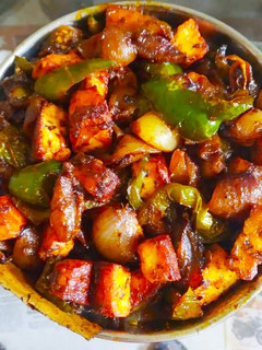 ड्राई पनीर चिल्ली (dry paneer chilli recipe in Hindi) रेसिपी मुख्य फोटो