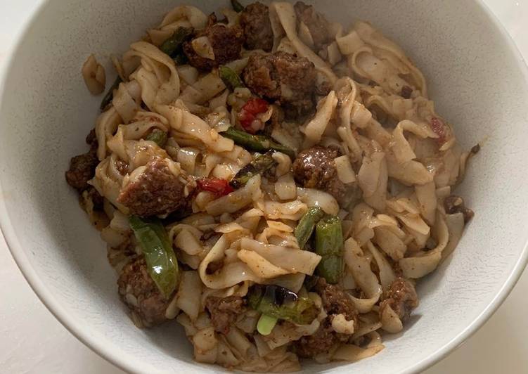 Recipe of Ultimate Beef and Asian Noodle Stir Fry