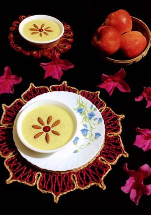 A picture of Apple Kheer.