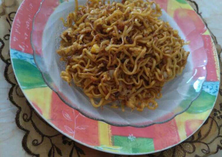 Resep Mie goreng telor simple (pakai bumbu baceman bawang putih) yang Bisa Manjain Lidah