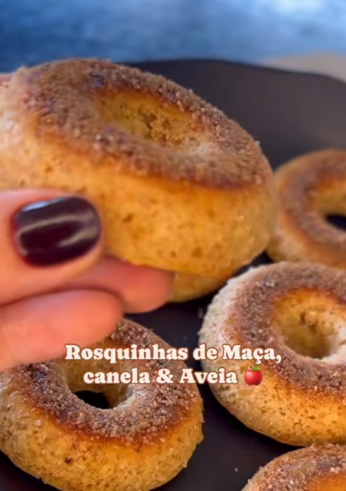 Una foto de Donas manzana y canela