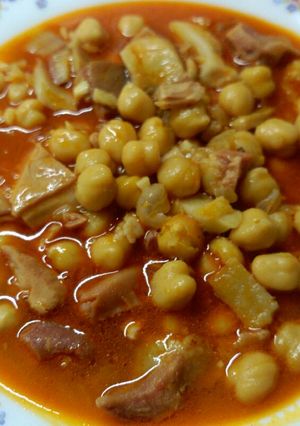 Foto principal de Garbanzos con callos de cerdo en olla GM