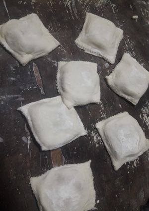 Una foto de Raviolones caseros sin huevo rellenos de calabaza