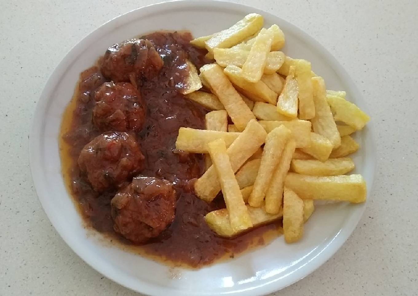 Albóndigas en salsa de tomate