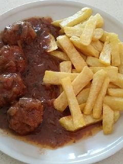 Una foto de Albóndigas en salsa de tomate
