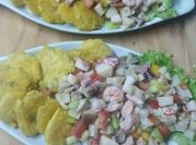 Una foto de ensalada de pulpitos