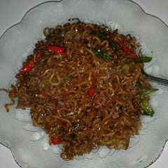 Mie goreng mercon রেসিপির প্রধান ছবি