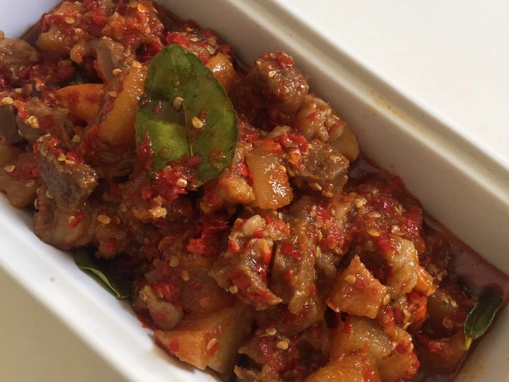 Cara Mudah Membuat Resep Oseng mercon daging sapi kikil yang Uenak Anti Ribet, Sempurna