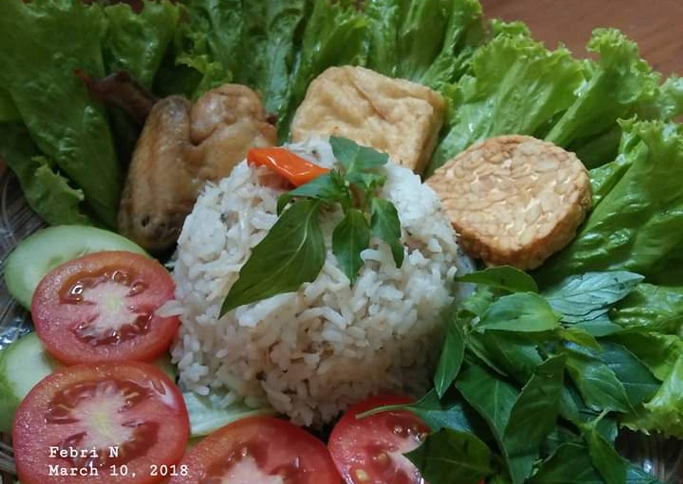 Nasi Liwet Ricecooker dan Ayam Goreng Bumbu Bawang Putih