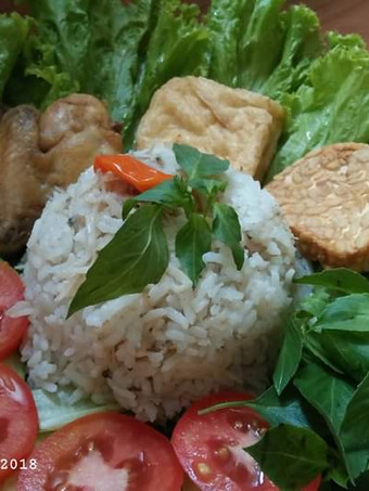 Resep Nasi Liwet Ricecooker dan Ayam Goreng Bumbu Bawang Putih Menu Enak