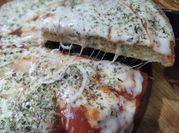 Una foto de pizza para celiacos
