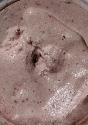 Una foto de Helado de Banana y Frutillas (Sin Azúcar) 🍌🍓