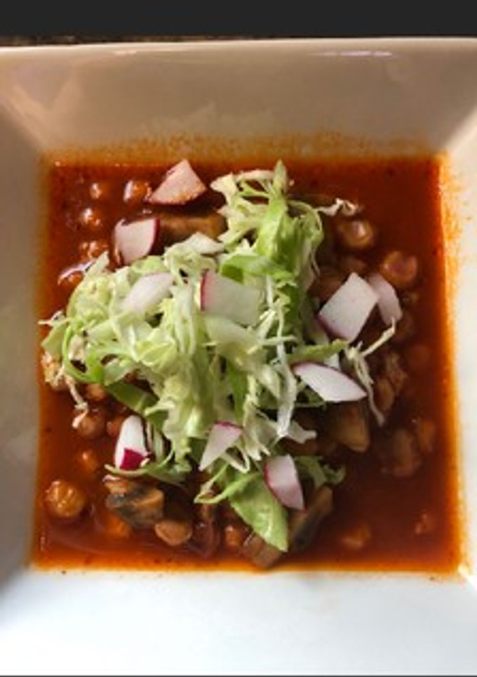 Una foto de Pozole de hongos
