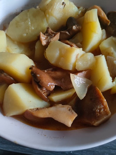 Una foto de Níscalos con patatas