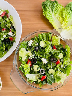A picture of Romaine Feta Salad.